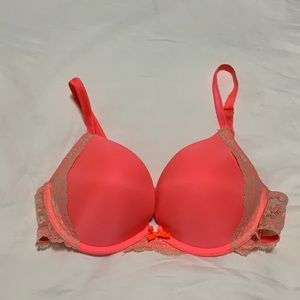 Victoria’s Secret Coral Lace Push Up Bra